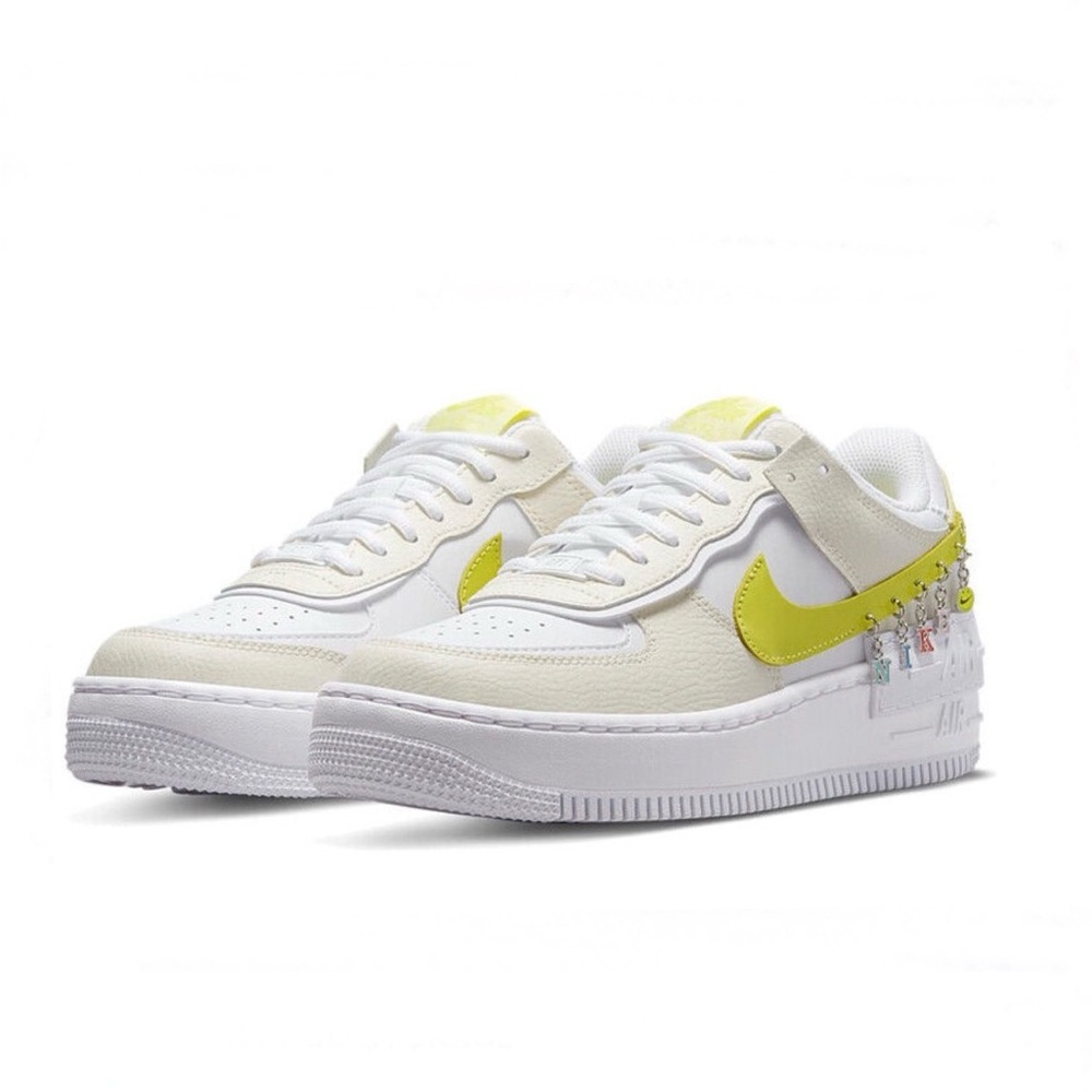 NIKE • AIR FORCE 1